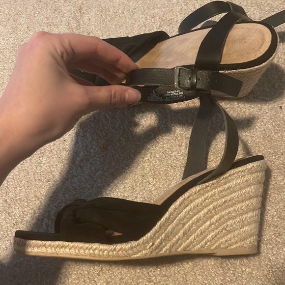 Black knot suede Wedges - Picture 2 of 4